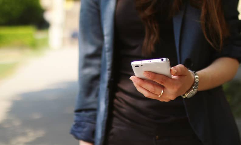 cara membuat tulisan berjalan di hp